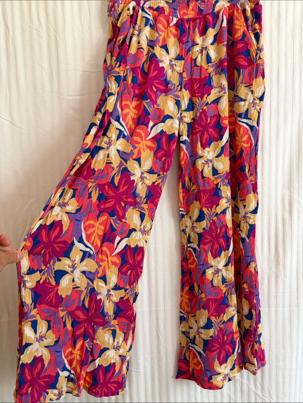 Rip Curl Colorful Floral pants in Fuchsia, Yellow & Blue size L - Picture 3 of 9
